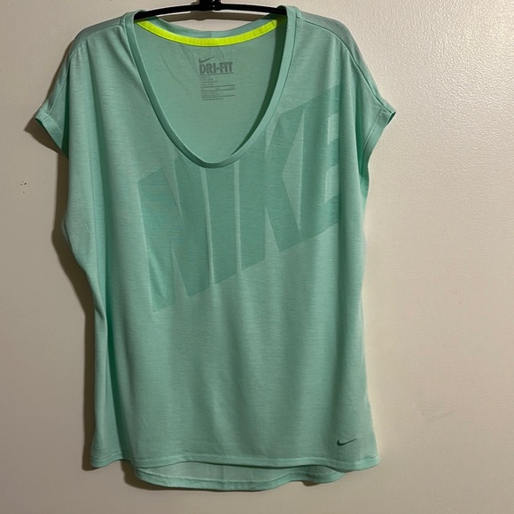 Nike Green Cap Sleeve Graphic Tee - Picture 3 of 10